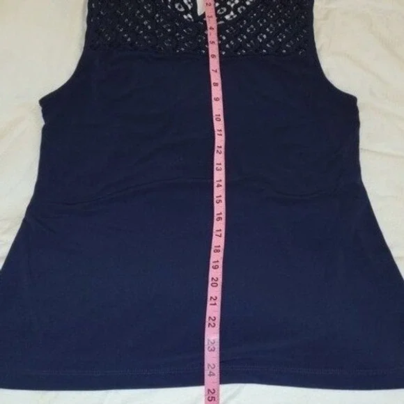 Carmen Marc Valvo Navy Blue Crochet Lace Yoke Keyhole Back Tunic Tank Blouse M - Picture 8 of 8